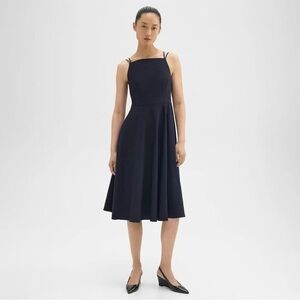 Square neck dress in Good Linen size 4